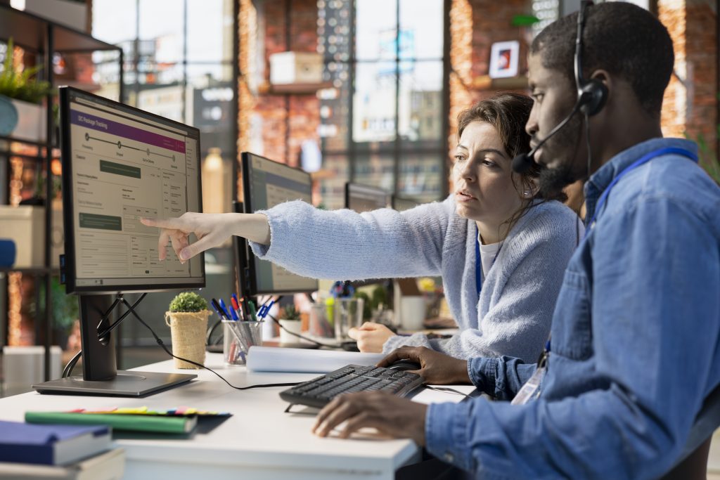 call center agents collaborating to track lost customers shipments